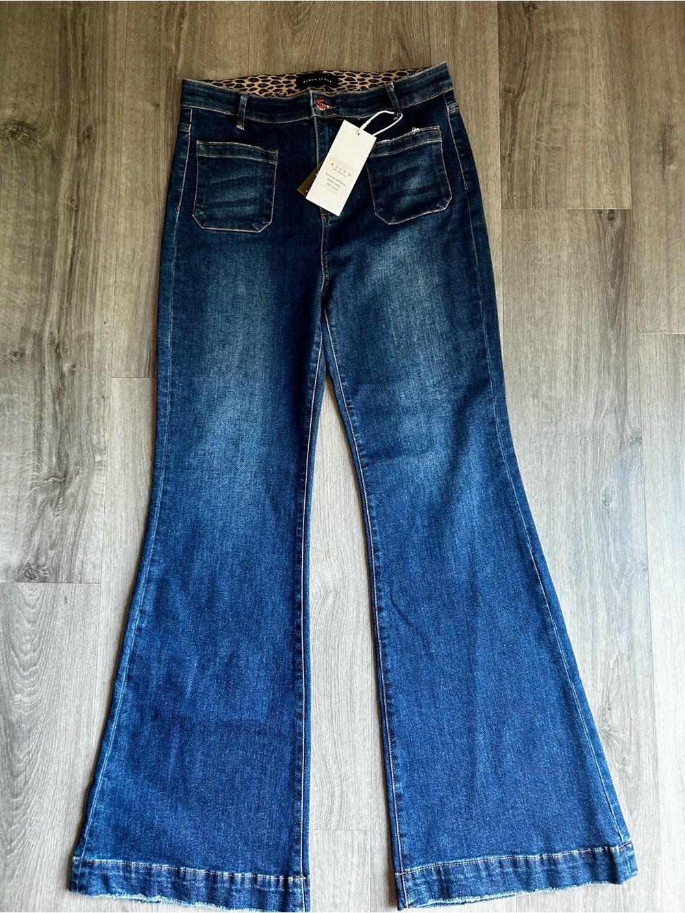 Risen High Rise Wide Flare Patch Pocket Jeans Size 15 Waist 32 NWT
